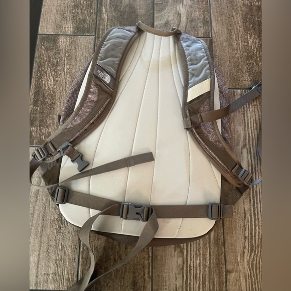 The North Face Vault Backpack Daypack Outer Pocket Unisex Biege Brown/hiking - Picture 10 of 11